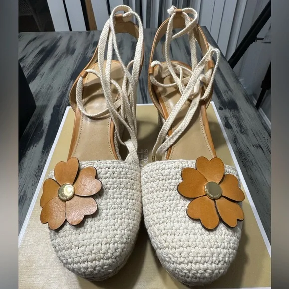 Michael Kors Women’s Kit Closed Toe Macrame and Jute Wedge With Floral Appliqué - Picture 9 of 15